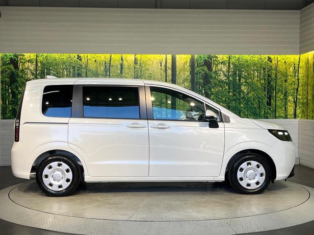 フリード エアー 登録済未使用車 両側電動ドア バックカメラ 衝突被害軽減システム レーダークルーズ コーナーセンサー スマートキー LEDヘッド 車線逸脱警報 オートライト オートエアコン Bluetooth(25枚目)