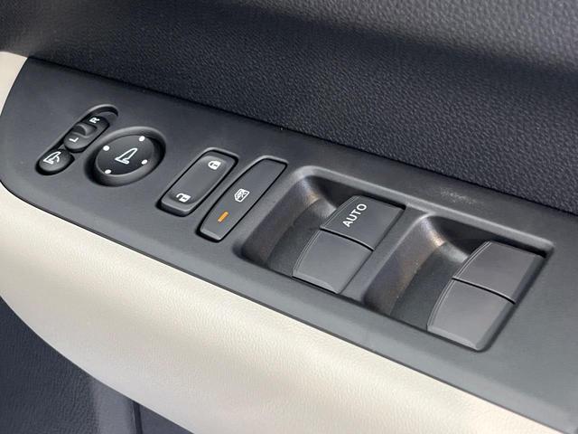 フリード エアー 登録済未使用車 両側電動ドア バックカメラ 衝突被害軽減システム レーダークルーズ コーナーセンサー スマートキー LEDヘッド 車線逸脱警報 オートライト オートエアコン Bluetooth(34枚目)