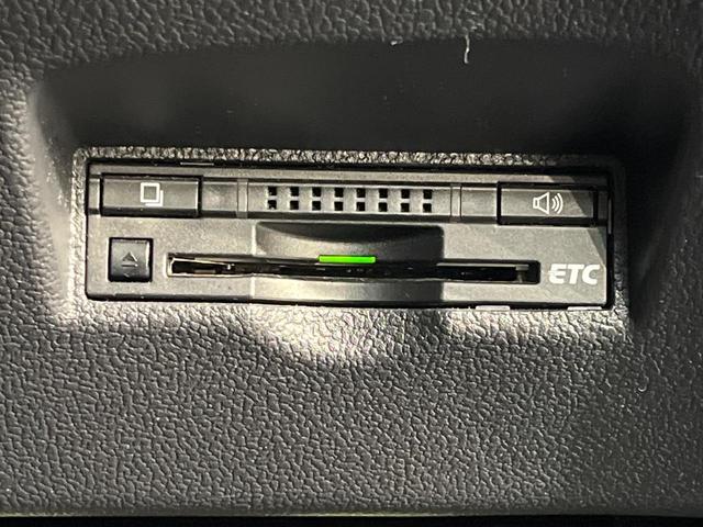 プリウス S カロッツェリア9型ナビ バックカメラ 黒革調シートカバー スマートキー LEDヘッドランプ ETC オートライト オートエアコン 純正15インチアルミホイール Bluetooth再生 CD/DVD再生(6枚目)