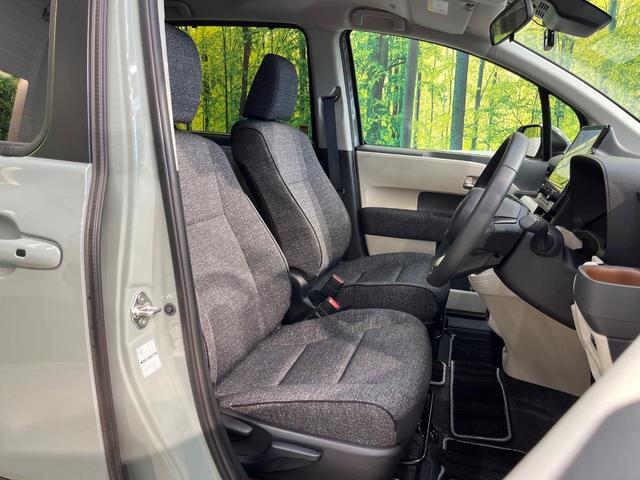 シエンタ ハイブリッドＺ　１０．５インチナビ　パノラミックビューモニター　シートヒーター　ステアリングヒーター　セーフティセンス　レーダークルーズコントロール　ＢＳＭ　両側パワースライドドア　ＬＥＤヘッドライト（8枚目）