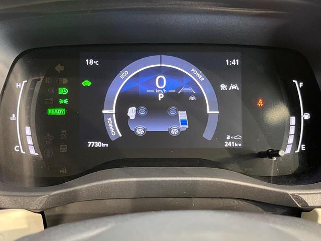 シエンタ ハイブリッドＺ　１０．５インチナビ　パノラミックビューモニター　シートヒーター　ステアリングヒーター　セーフティセンス　レーダークルーズコントロール　ＢＳＭ　両側パワースライドドア　ＬＥＤヘッドライト（24枚目）