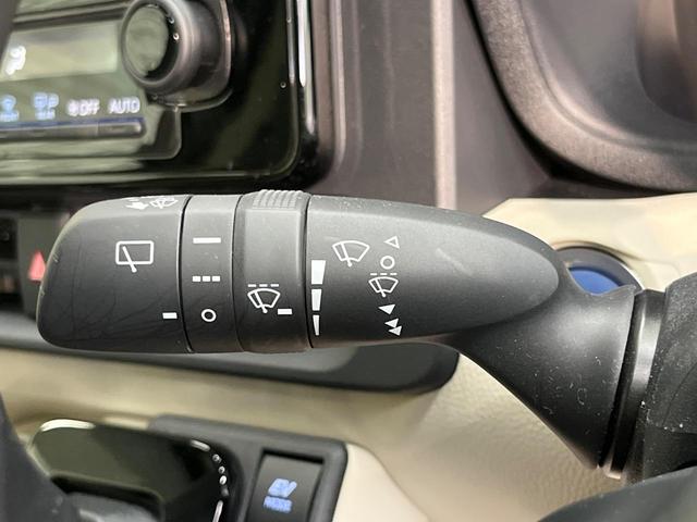 シエンタ ハイブリッドＺ　１０．５インチナビ　パノラミックビューモニター　シートヒーター　ステアリングヒーター　セーフティセンス　レーダークルーズコントロール　ＢＳＭ　両側パワースライドドア　ＬＥＤヘッドライト（36枚目）