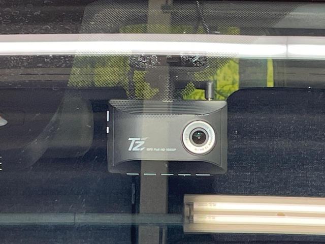 シエンタ ハイブリッドＺ　１０．５インチナビ　パノラミックビューモニター　シートヒーター　ステアリングヒーター　セーフティセンス　レーダークルーズコントロール　ＢＳＭ　両側パワースライドドア　ＬＥＤヘッドライト（48枚目）