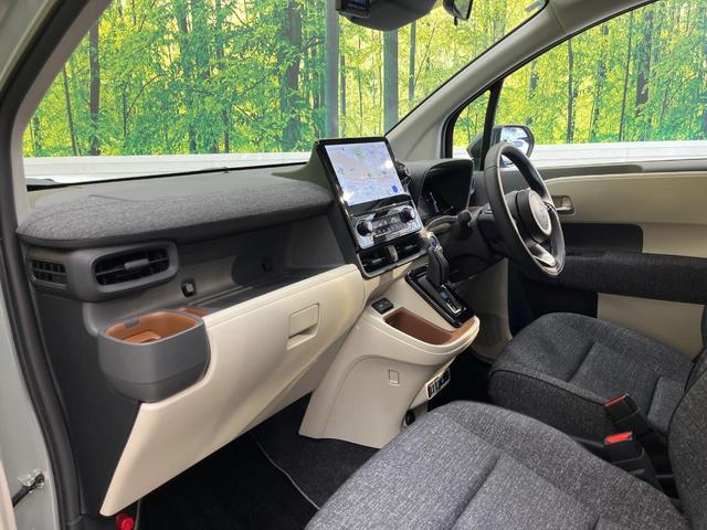 シエンタ ハイブリッドＺ　１０．５インチナビ　パノラミックビューモニター　シートヒーター　ステアリングヒーター　セーフティセンス　レーダークルーズコントロール　ＢＳＭ　両側パワースライドドア　ＬＥＤヘッドライト（52枚目）