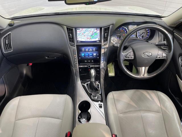 スカイライン ２００ＧＴ－ｔタイプＰ　クールエクスクルーシブ　コネクトナビ　全周囲カメラ　純正１９インチＡＷ　エマージェンシーブレーキ　レーダークルーズ　禁煙車　レザーシート　シートメモリー　シートヒーター　コーナーセンサー　スマートキー　ＬＥＤヘッド　ＥＴＣ（2枚目）