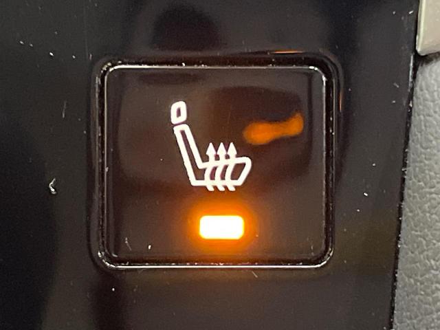 スカイライン ２００ＧＴ－ｔタイプＰ　クールエクスクルーシブ　コネクトナビ　全周囲カメラ　純正１９インチＡＷ　エマージェンシーブレーキ　レーダークルーズ　禁煙車　レザーシート　シートメモリー　シートヒーター　コーナーセンサー　スマートキー　ＬＥＤヘッド　ＥＴＣ（8枚目）