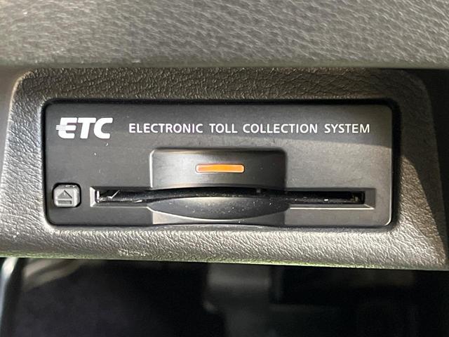 スカイライン ２００ＧＴ－ｔタイプＰ　クールエクスクルーシブ　コネクトナビ　全周囲カメラ　純正１９インチＡＷ　エマージェンシーブレーキ　レーダークルーズ　禁煙車　レザーシート　シートメモリー　シートヒーター　コーナーセンサー　スマートキー　ＬＥＤヘッド　ＥＴＣ（34枚目）