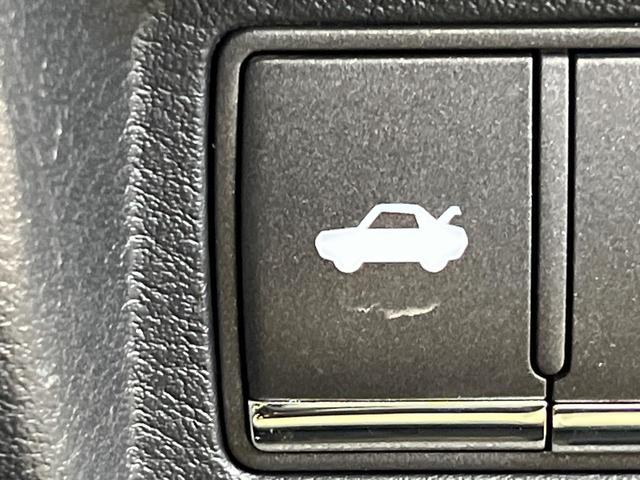 スカイライン ２００ＧＴ－ｔタイプＰ　クールエクスクルーシブ　コネクトナビ　全周囲カメラ　純正１９インチＡＷ　エマージェンシーブレーキ　レーダークルーズ　禁煙車　レザーシート　シートメモリー　シートヒーター　コーナーセンサー　スマートキー　ＬＥＤヘッド　ＥＴＣ（57枚目）