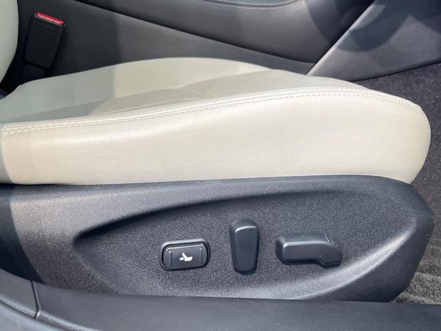 スカイライン ２００ＧＴ－ｔタイプＰ　クールエクスクルーシブ　コネクトナビ　全周囲カメラ　純正１９インチＡＷ　エマージェンシーブレーキ　レーダークルーズ　禁煙車　レザーシート　シートメモリー　シートヒーター　コーナーセンサー　スマートキー　ＬＥＤヘッド　ＥＴＣ（64枚目）