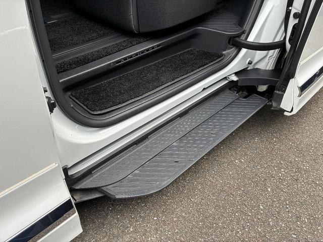 アルファード Ｚ　左右独立ムーンルーフ　モデリスタエアロ　１４型ディスプレイオーディオ＋　全周囲カメラ　１２．１型後席ディスプレイ　両側電動スライドドア　トヨタチームメイト　ユニバーサルステップ　デジタルインナーミラー（8枚目）