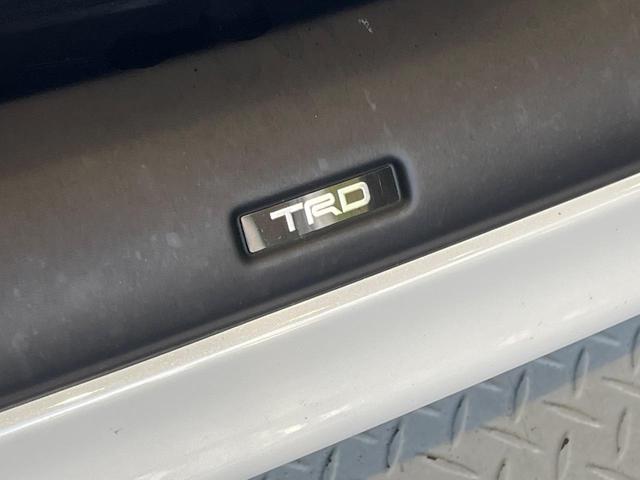 アルファード ２．５Ｓ　Ｃパッケージ　ＴＲＤエアロ　１０．５インチナビ　ＪＢＬサウンド　パノラミックビューモニター　ツインムーンルーフ　リヤエンターテイメント　デジタルインナーミラー　ＢＳＭ　３眼ＬＥＤヘッドライト　セーフティセンス（7枚目）