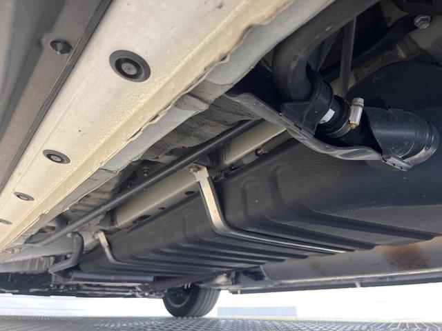 アルファード ２．５Ｓ　Ｃパッケージ　ＴＲＤエアロ　１０．５インチナビ　ＪＢＬサウンド　パノラミックビューモニター　ツインムーンルーフ　リヤエンターテイメント　デジタルインナーミラー　ＢＳＭ　３眼ＬＥＤヘッドライト　セーフティセンス（24枚目）