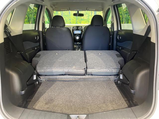 ノート Ｘ　ＤＩＧ－Ｓ　純正ＳＤナビ　バックカメラ　禁煙車　スマートキー　オートエアコン　Ｂｌｕｅｔｏｏｔｈ再生　ＣＤ／ＤＶＤ再生　フルセグＴＶ　電動格納ドアミラー　バニティミラー　シートリフター（10枚目）