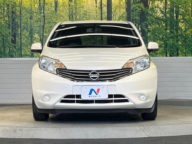 ノート Ｘ　ＤＩＧ－Ｓ　純正ＳＤナビ　バックカメラ　禁煙車　スマートキー　オートエアコン　Ｂｌｕｅｔｏｏｔｈ再生　ＣＤ／ＤＶＤ再生　フルセグＴＶ　電動格納ドアミラー　バニティミラー　シートリフター（14枚目）