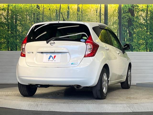 ノート Ｘ　ＤＩＧ－Ｓ　純正ＳＤナビ　バックカメラ　禁煙車　スマートキー　オートエアコン　Ｂｌｕｅｔｏｏｔｈ再生　ＣＤ／ＤＶＤ再生　フルセグＴＶ　電動格納ドアミラー　バニティミラー　シートリフター（17枚目）