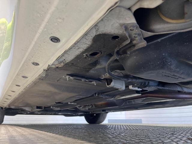 ノート Ｘ　ＤＩＧ－Ｓ　純正ＳＤナビ　バックカメラ　禁煙車　スマートキー　オートエアコン　Ｂｌｕｅｔｏｏｔｈ再生　ＣＤ／ＤＶＤ再生　フルセグＴＶ　電動格納ドアミラー　バニティミラー　シートリフター（22枚目）