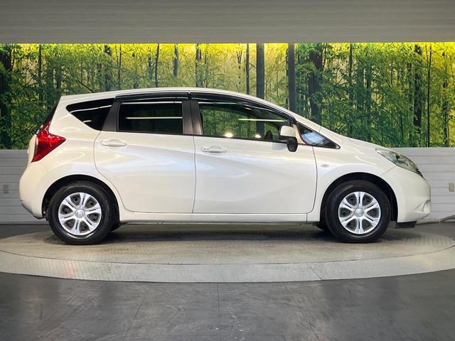 ノート Ｘ　ＤＩＧ－Ｓ　純正ＳＤナビ　バックカメラ　禁煙車　スマートキー　オートエアコン　Ｂｌｕｅｔｏｏｔｈ再生　ＣＤ／ＤＶＤ再生　フルセグＴＶ　電動格納ドアミラー　バニティミラー　シートリフター（26枚目）