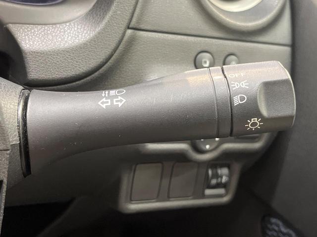 ノート Ｘ　ＤＩＧ－Ｓ　純正ＳＤナビ　バックカメラ　禁煙車　スマートキー　オートエアコン　Ｂｌｕｅｔｏｏｔｈ再生　ＣＤ／ＤＶＤ再生　フルセグＴＶ　電動格納ドアミラー　バニティミラー　シートリフター（42枚目）