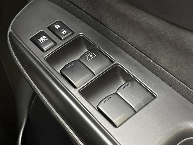 ノート e-パワーニスモ 純正SDナビ 全周囲カメラ LEDヘッド インテリジェントエマージェンシーブレーキ 禁煙車 スマートキー ETC 車線逸脱警報 オートライト オートエアコン 純正16インチアルミ スマートルームミラー(52枚目)