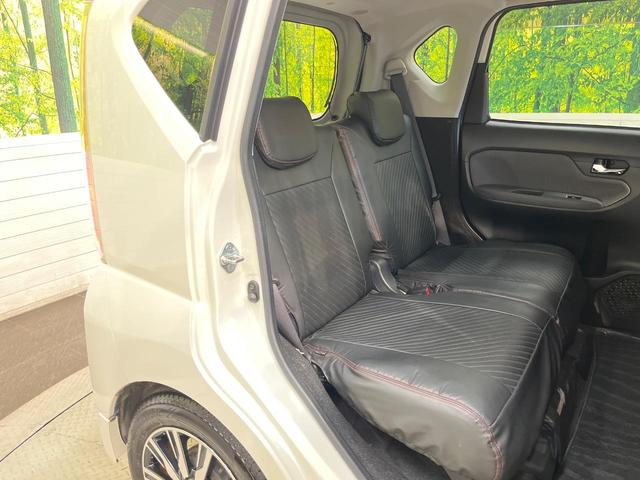 後部座席も気になるようなキズ・汚れやへたり等、大きなダメージはなく、良好な状態です。