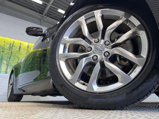 �y�����P�W�C���`�A���~�z�C�[���z�O�ςɃ}�b�`���������A���~�z�C�[���𑕒����Ă���܂��B�e��ЊO�A���~�z�C�[����A�X�^�b�h���X�^�C�����戵�����Ă���܂��B���񂲑��k����������