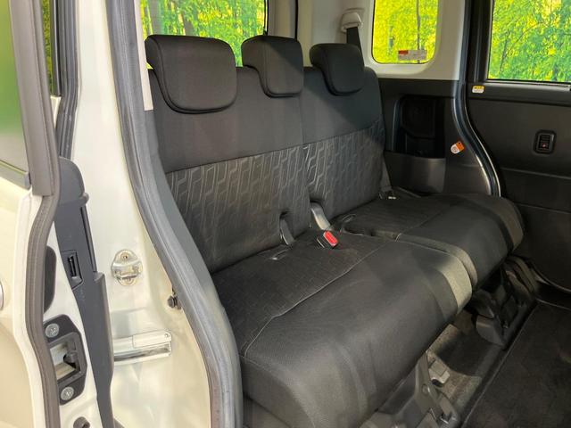 後部座席も気になるようなキズ・汚れやへたり等、大きなダメージはなく、良好な状態です。