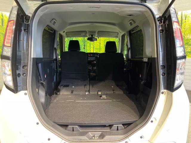 後席を格納すると、これだけの広さが！シーンに合わせたシートアレンジで、大きな荷物も積むことが出来ます♪
