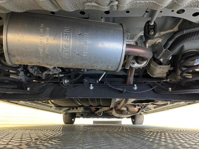 セレナ e-パワー ハイウェイスターV 後期型 純正10型ナビ 両側電動ドア 後席モニター 全周囲カメラ 衝突軽減 レーダークルーズ 禁煙車 レザー調シート ドラレコ スマートキー LEDヘッド ETC 純正15アルミ 車線逸脱警報(18枚目)