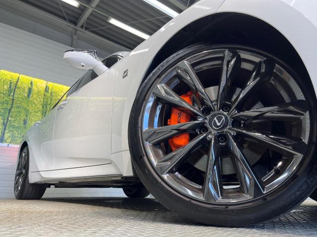 【グレード専用純正１９インチアルミホイール】デザイン性の高い純正アルミホイールを装着しております。各種社外アルミホイールや、スタッドレスタイヤも取扱いしております。是非ご相談ください♪