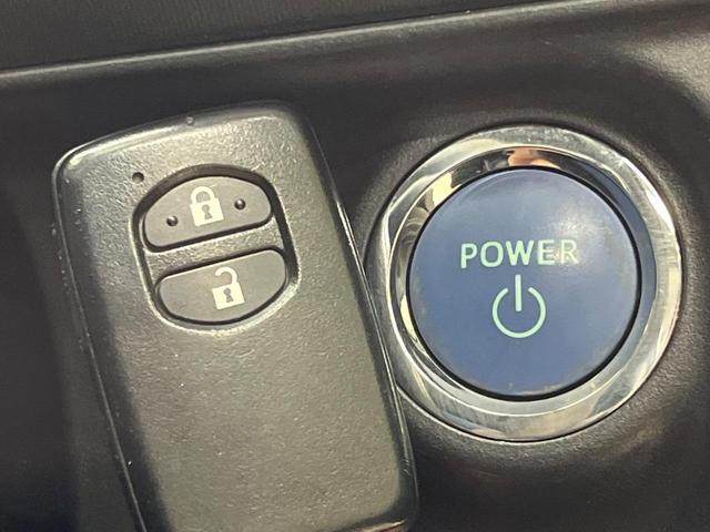 アクア Ｓ　純正ナビ　バックカメラ　禁煙車　ドラレコ　スマートキー　ＬＥＤヘッド　ビルトインＥＴＣ　オートライト　オートエアコン　Ｂｌｕｅｔｏｏｔｈ　ＣＤ　ＤＶＤ再生　フルセグ（5枚目）