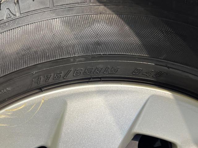 アクア Ｓスタイルブラック　純正ナビ　バックカメラ　衝突軽減　禁煙車　スマートキー　ＬＥＤヘッド　ビルトインＥＴＣ　オートハイビーム　オートライト　オートエアコン　Ｂｌｕｅｔｏｏｔｈ　ＣＤ　地デジ（35枚目）