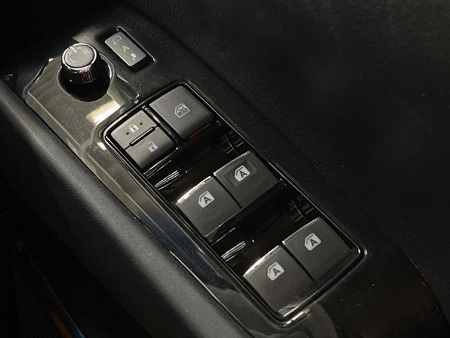 アルファードハイブリッド ＳＲ　４ＷＤ　ＪＢＬサウンド　純正９．２インチナビ　パノラミックビューモニター　両側電動スライドドア　パワーバックドア　レーダークルーズ　１００Ｖ電源　クリアランスソナー　ＬＥＤヘッドライト　サンシェード（67枚目）