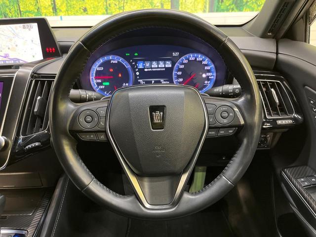 クラウンハイブリッド ＲＳアドバンス　サンルーフ　黒革シート　禁煙車　メーカーナビ　シートベンチレーション　バックカメラ　ＢＳＭ　ステアリングヒーター　純正１８インチスパッタアルミ　レーダークルコン　ビルトインＥＴＣ（11枚目）