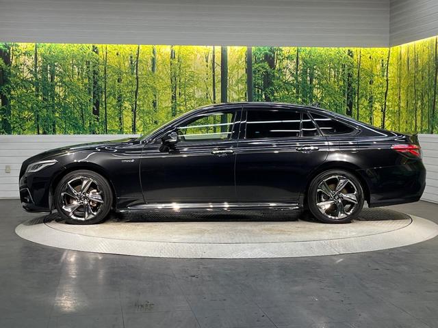 クラウンハイブリッド ＲＳアドバンス　サンルーフ　黒革シート　禁煙車　メーカーナビ　シートベンチレーション　バックカメラ　ＢＳＭ　ステアリングヒーター　純正１８インチスパッタアルミ　レーダークルコン　ビルトインＥＴＣ（23枚目）