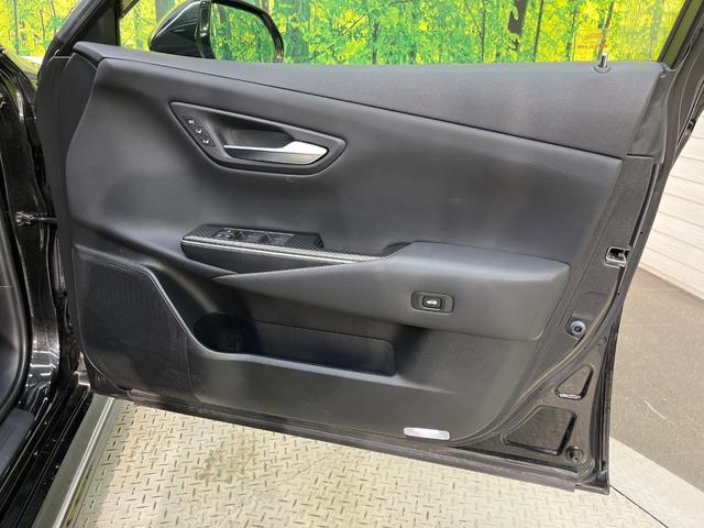 クラウンハイブリッド ＲＳアドバンス　サンルーフ　黒革シート　禁煙車　メーカーナビ　シートベンチレーション　バックカメラ　ＢＳＭ　ステアリングヒーター　純正１８インチスパッタアルミ　レーダークルコン　ビルトインＥＴＣ（25枚目）