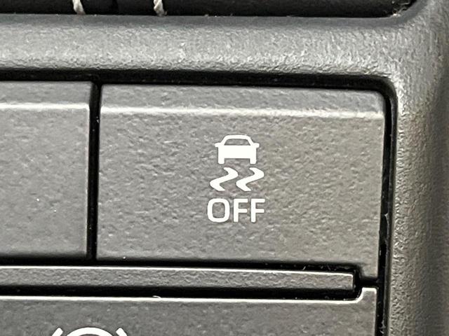 クラウンハイブリッド ＲＳアドバンス　サンルーフ　黒革シート　禁煙車　メーカーナビ　シートベンチレーション　バックカメラ　ＢＳＭ　ステアリングヒーター　純正１８インチスパッタアルミ　レーダークルコン　ビルトインＥＴＣ（49枚目）