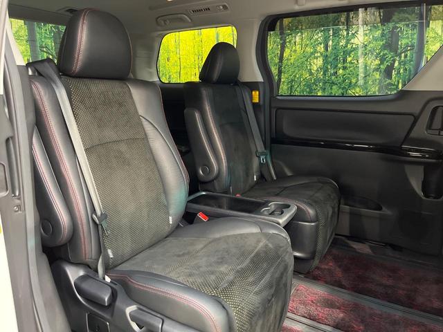 ヴェルファイア ２．４Ｚ　ゴールデンアイズＩＩ　後期型　純正８型ナビ　１１型後席モニター　両側電動ドア　クルコン　ＨＩＤヘッド　ハーフレザー　パワーバックドア　禁煙車　バックカメラ　フルセグ　リアオートエアコン　ＡＣ１００Ｖ電源　クリアランスソナー（9枚目）