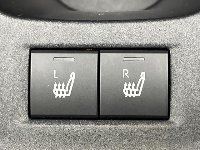 アクア Ｚ　ナビ機能付純正１０．５型ディスプレイオーディオ　衝突軽減　禁煙車　アドバンスドパークアシスト　全周囲カメラ　純正１６アルミ　ハーフレザー　ＥＴＣ　シートヒーター　パワーシート　レーダークルーズ　ＢＳＭ（7枚目）