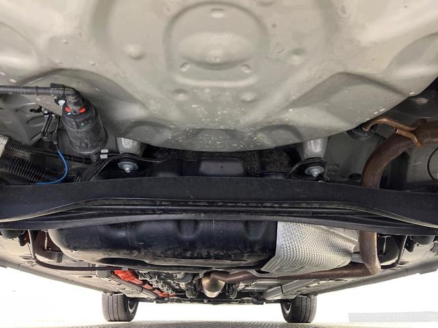 アクア Ｚ　ナビ機能付純正１０．５型ディスプレイオーディオ　衝突軽減　禁煙車　アドバンスドパークアシスト　全周囲カメラ　純正１６アルミ　ハーフレザー　ＥＴＣ　シートヒーター　パワーシート　レーダークルーズ　ＢＳＭ（19枚目）