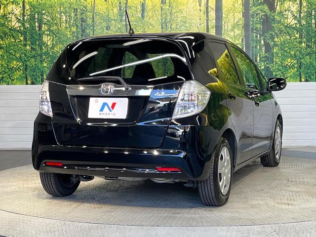 フィットハイブリッド ベースグレード　純正ナビ　クルーズコントロール　キーレス　ＥＴＣ　ヘッドライトレベライザー　オートエアコン　電動格納ミラー（17枚目）