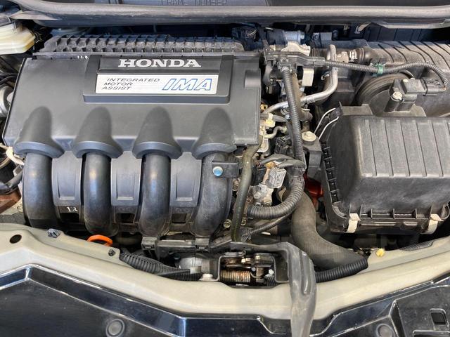 フィットハイブリッド ベースグレード　純正ナビ　クルーズコントロール　キーレス　ＥＴＣ　ヘッドライトレベライザー　オートエアコン　電動格納ミラー（18枚目）