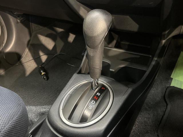 フィットハイブリッド ベースグレード　純正ナビ　クルーズコントロール　キーレス　ＥＴＣ　ヘッドライトレベライザー　オートエアコン　電動格納ミラー（24枚目）