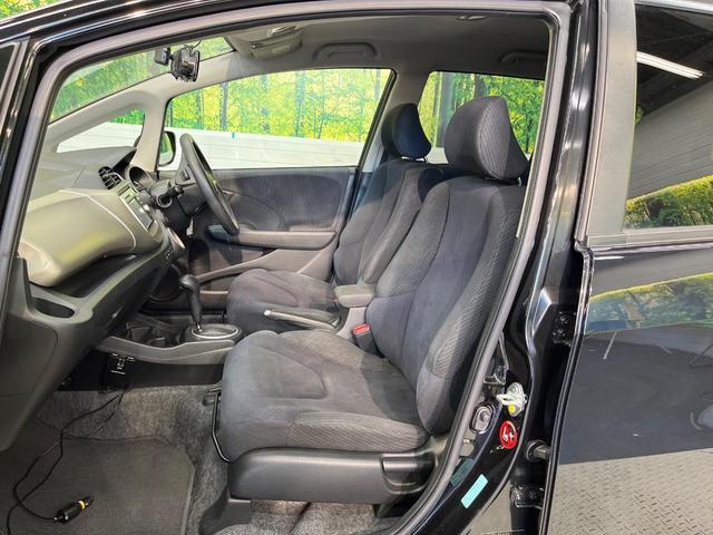 フィットハイブリッド ベースグレード　純正ナビ　クルーズコントロール　キーレス　ＥＴＣ　ヘッドライトレベライザー　オートエアコン　電動格納ミラー（39枚目）