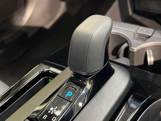 プリウス Z 禁煙車 ガラスルーフ 12.3インチナビ 全周囲カメラ トヨタチームメイト レーダークルーズコントロール デジタルインナーミラー BSM シートベンチレーション ステアリングヒーター ETC2.0(58枚目)