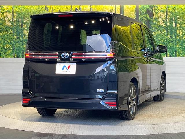 ヴォクシー ハイブリッドＳ－Ｚ　純正１０．５型ナビ　両側電動スライド　１３．２型有機ＥＬ後席モニター　快適利便ＰＫＧ　レーダークルーズ　三眼ＬＥＤライト　パワーバックドア　シートヒーター　ＣＤ／ＤＶＤ　フルセグ　ＥＴＣ２．０　禁煙車（18枚目）