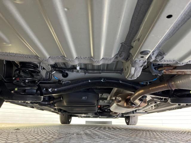 ヴォクシー ハイブリッドＳ－Ｚ　純正１０．５型ナビ　両側電動スライド　１３．２型有機ＥＬ後席モニター　快適利便ＰＫＧ　レーダークルーズ　三眼ＬＥＤライト　パワーバックドア　シートヒーター　ＣＤ／ＤＶＤ　フルセグ　ＥＴＣ２．０　禁煙車（20枚目）