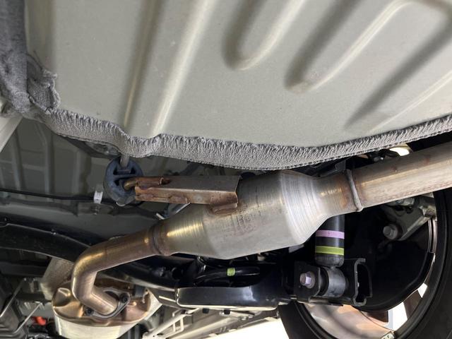 ヴォクシー ハイブリッドＳ－Ｚ　純正１０．５型ナビ　両側電動スライド　１３．２型有機ＥＬ後席モニター　快適利便ＰＫＧ　レーダークルーズ　三眼ＬＥＤライト　パワーバックドア　シートヒーター　ＣＤ／ＤＶＤ　フルセグ　ＥＴＣ２．０　禁煙車（23枚目）