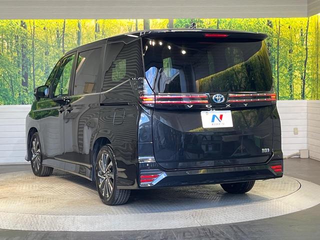 ヴォクシー ハイブリッドＳ－Ｚ　純正１０．５型ナビ　両側電動スライド　１３．２型有機ＥＬ後席モニター　快適利便ＰＫＧ　レーダークルーズ　三眼ＬＥＤライト　パワーバックドア　シートヒーター　ＣＤ／ＤＶＤ　フルセグ　ＥＴＣ２．０　禁煙車（26枚目）