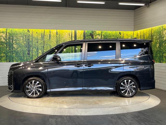 ヴォクシー ハイブリッドＳ－Ｚ　純正１０．５型ナビ　両側電動スライド　１３．２型有機ＥＬ後席モニター　快適利便ＰＫＧ　レーダークルーズ　三眼ＬＥＤライト　パワーバックドア　シートヒーター　ＣＤ／ＤＶＤ　フルセグ　ＥＴＣ２．０　禁煙車（27枚目）