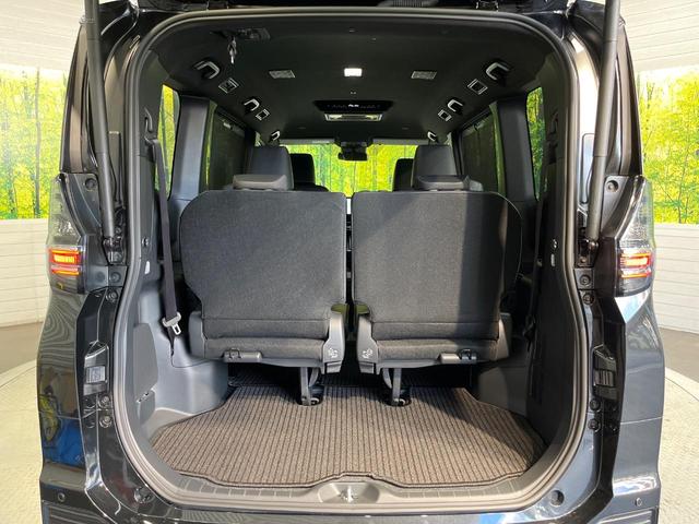 ヴォクシー ハイブリッドＳ－Ｚ　純正１０．５型ナビ　両側電動スライド　１３．２型有機ＥＬ後席モニター　快適利便ＰＫＧ　レーダークルーズ　三眼ＬＥＤライト　パワーバックドア　シートヒーター　ＣＤ／ＤＶＤ　フルセグ　ＥＴＣ２．０　禁煙車（31枚目）